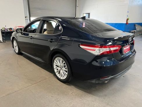 Used 2019 Toyota Camry XLE w/ Driver Assist Package FWD image 5