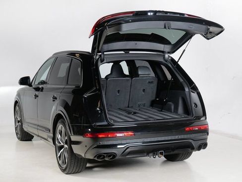 Used 2023 Audi SQ7 Prestige w/ Prestige Package AWD/4WD image 6