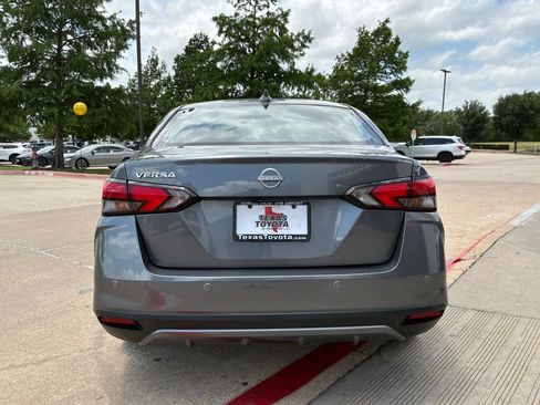 Used 2025 Nissan Versa SV FWD image 7