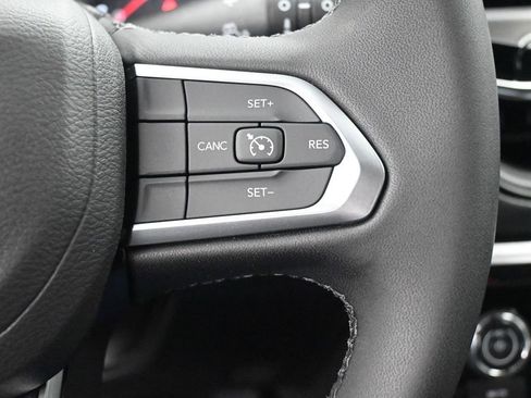 New 2026 Jeep Compass Latitude image 24