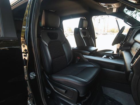 Used 2022 RAM 1500 Big Horn w/ Built-to-serve Edition image 16