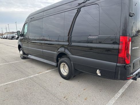 Used 2023 Mercedes-Benz Sprinter 3500 image 16