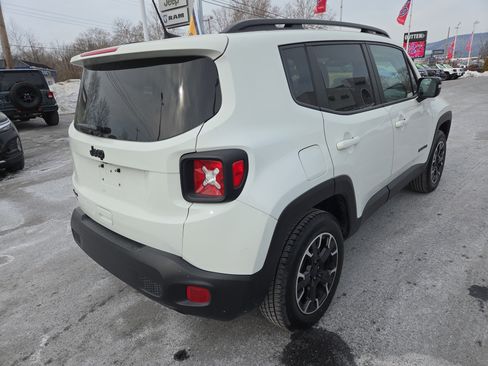 Certified 2023 Jeep Renegade Latitude AWD/4WD image 4