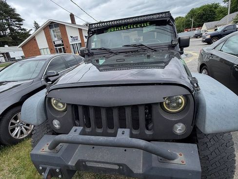 Used 2016 Jeep Wrangler Sport AWD/4WD image 4