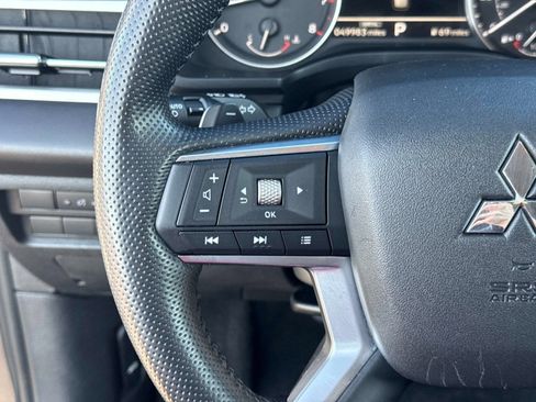 Used 2024 Mitsubishi Outlander SE AWD/4WD image 32