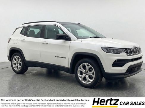 Used 2025 Jeep Compass Latitude image 1