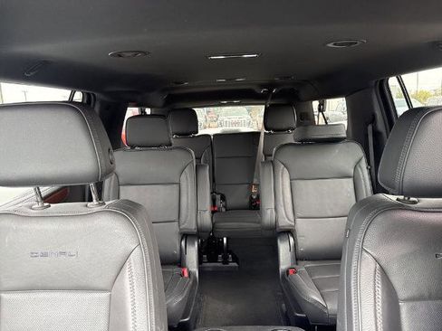 Used 2025 GMC Yukon XL Denali image 10