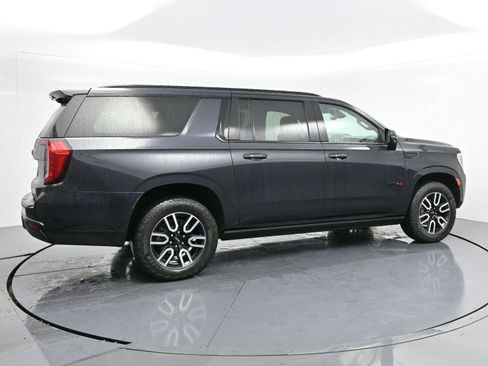 Used 2023 GMC Yukon XL AT4 w/ AT4 Premium Package image 8