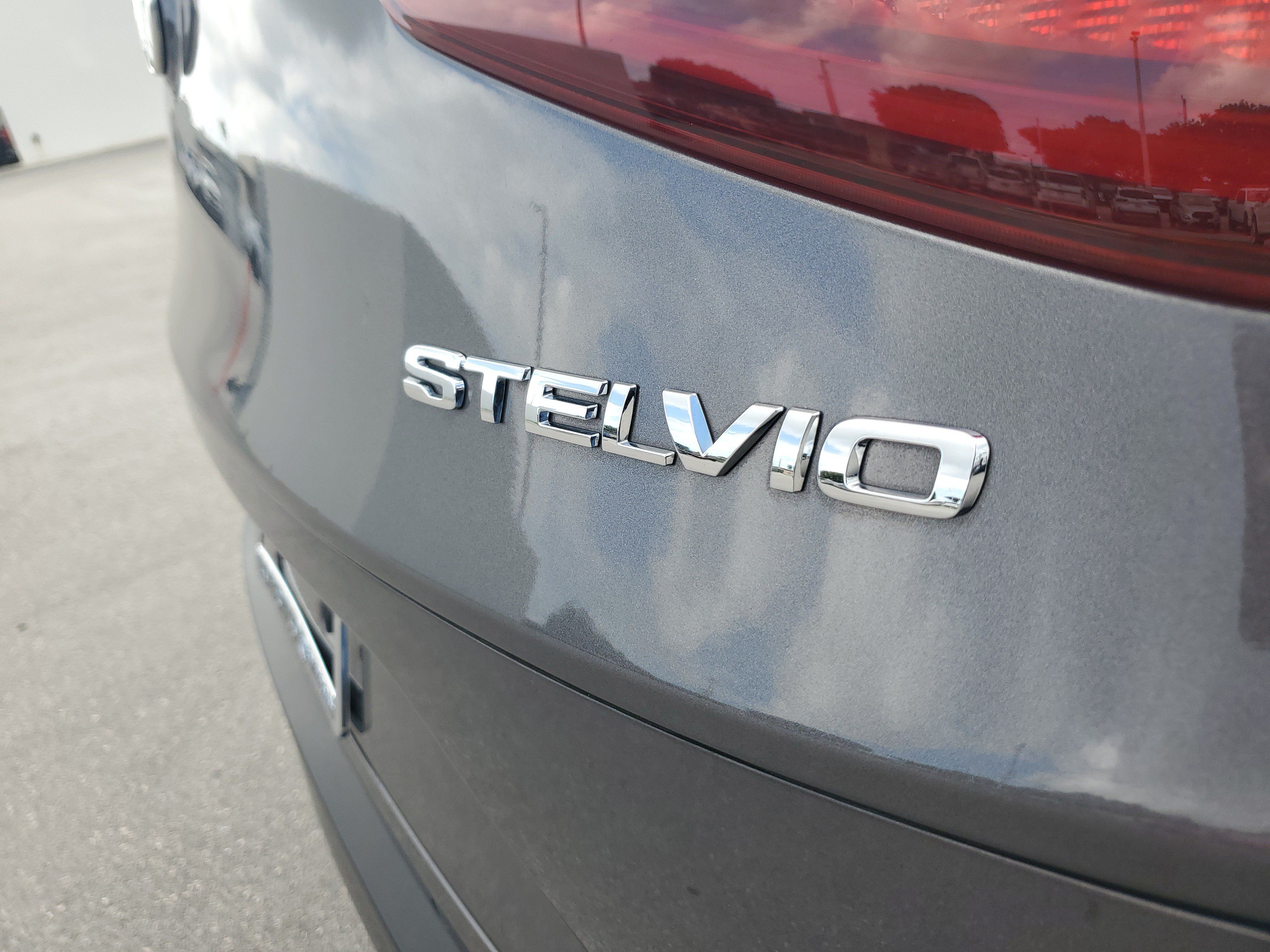 Used 2022 Alfa Romeo Stelvio Sprint AWD/4WD image 31