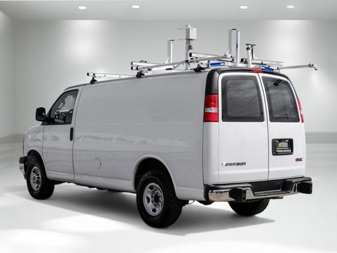 Used 2021 GMC Savana 2500 w/ Driver Convenience Package image 8