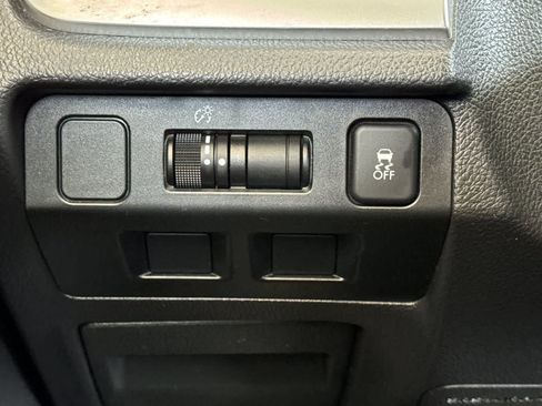 Used 2015 Subaru Crosstrek 2.0i Premium image 30