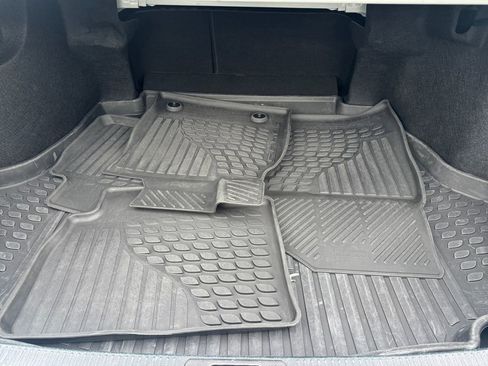 Used 2025 Toyota Camry SE w/ Convenience Package image 16