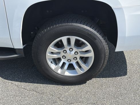 Used 2020 Chevrolet Suburban LT AWD/4WD image 24