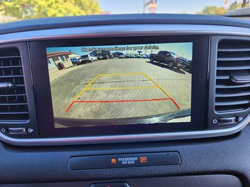 Used 2021 Kia Sportage LX image 14
