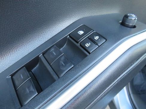 Certified 2023 Toyota Highlander XLE image 38