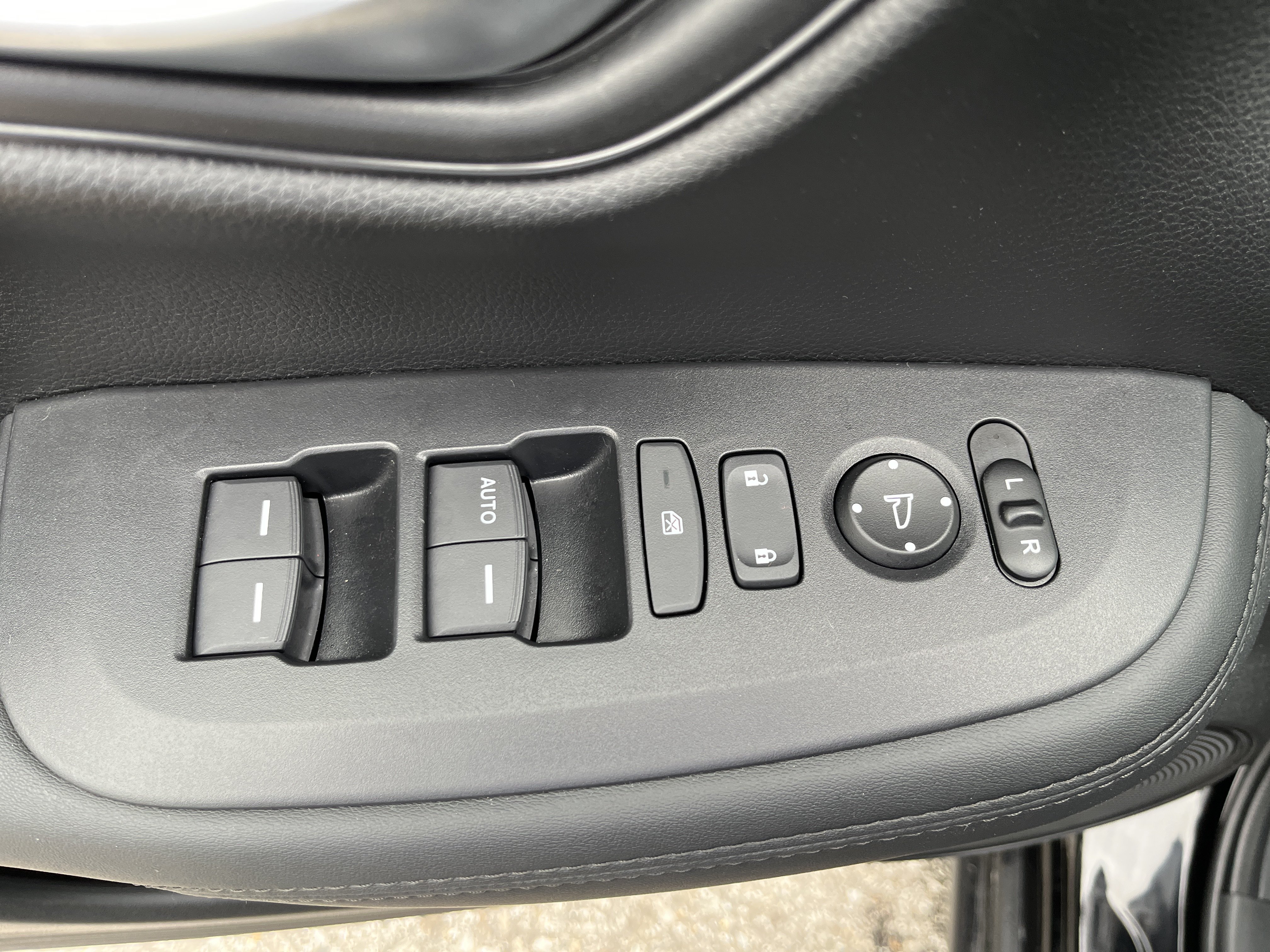 Used 2026 Honda HR-V LX image 19