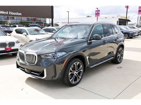 Used 2024 BMW X5 sDrive40i w/ Premium Package image 3