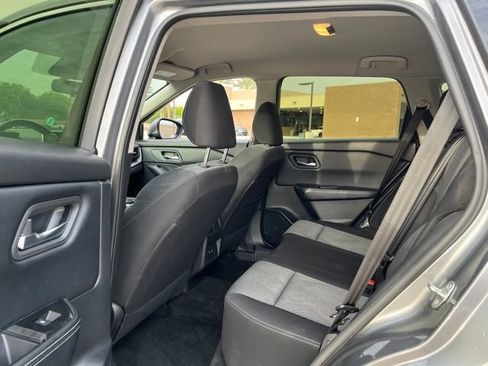 Used 2025 Nissan Rogue SV AWD/4WD image 13