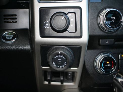 Used 2018 Ford F150 Lariat w/ Equipment Group 502A Luxury AWD/4WD image 20