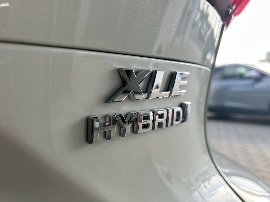 Used 2021 Toyota Venza XLE w/ Softex Package AWD/4WD image 43