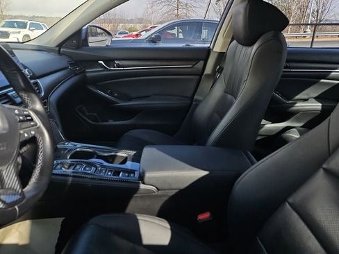 Used 2021 Honda Accord Touring image 30