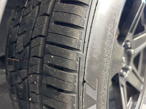 Used 2017 Dodge Challenger R/T image 10