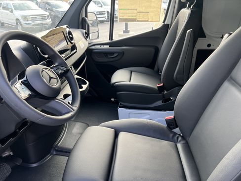 New 2025 Mercedes-Benz Sprinter 2500 image 12