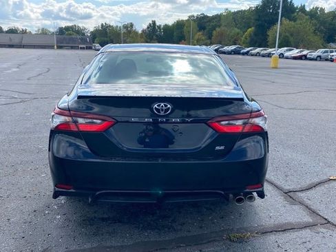 Used 2023 Toyota Camry SE image 5