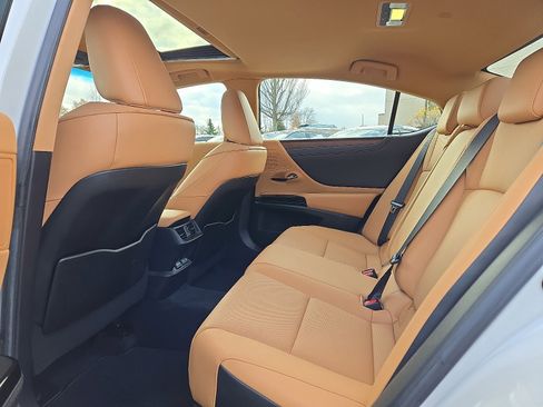 Used 2023 Lexus ES 350 w/ Premium Package image 11
