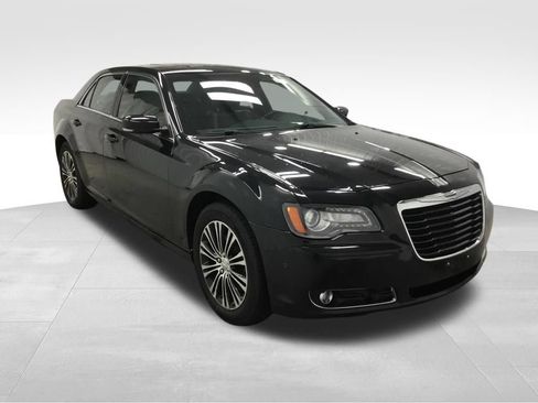 Used 2013 Chrysler 300 S w/ Luxury Group AWD/4WD image 3