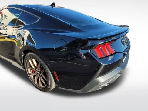 Used 2024 Ford Mustang GT Premium image 6