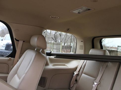 Used 2009 Cadillac Escalade AWD image 36