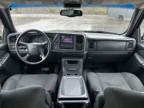 Used 2002 Chevrolet Avalanche 4x4 w/ Off-Road Suspension Pkg image 12