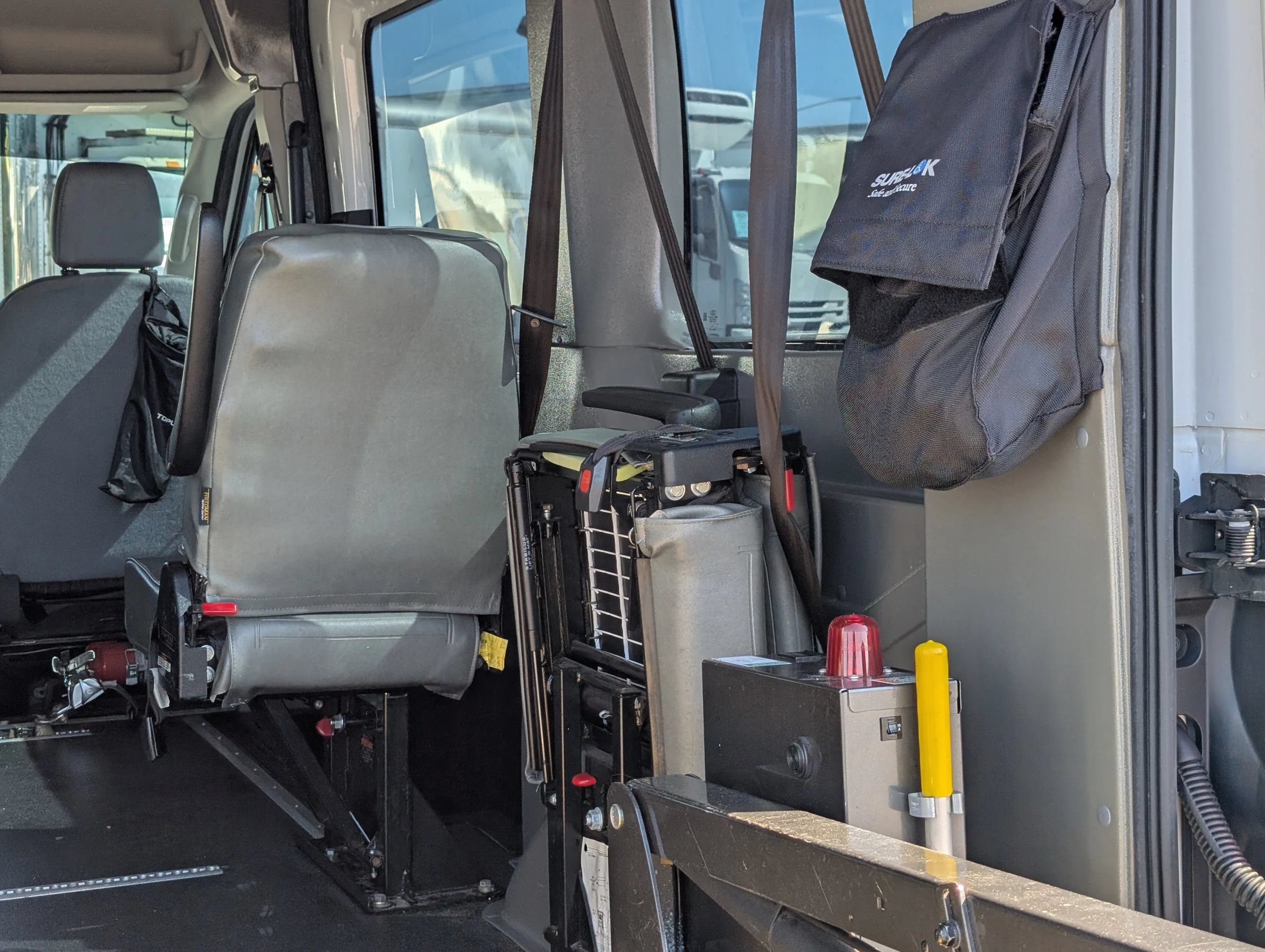 Used 2019 Ford Transit 150 130 Medium Roof RWD image 13