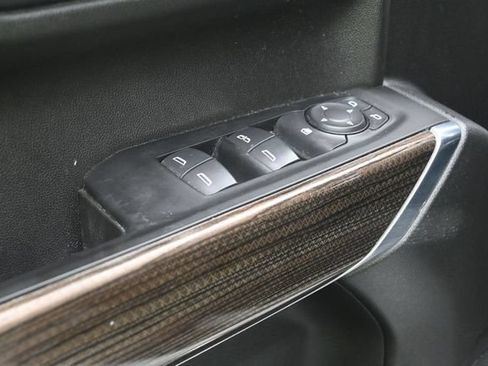 Used 2020 Chevrolet Silverado 1500 RST AWD/4WD image 13