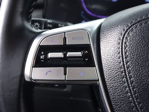 Used 2024 Kia Telluride EX w/ EX Captain's Chair Package FWD image 12