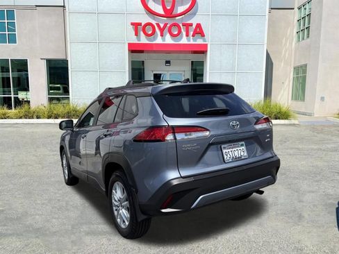 Used 2025 Toyota Corolla Cross LE AWD/4WD image 5