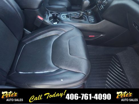 Used 2019 Jeep Cherokee Trailhawk image 15