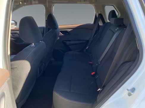 Used 2023 Nissan Rogue S image 13