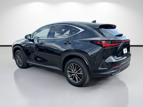 Used 2025 Lexus NX 250 FWD w/ Towing Package (2000 Lbs) image 3