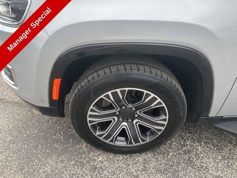 Used 2024 Jeep Wagoneer Series II w/ Flexible Seating Group AWD/4WD image 10