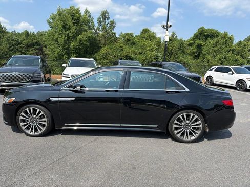 Used 2017 Lincoln Continental Select w/ Climate Package FWD image 4