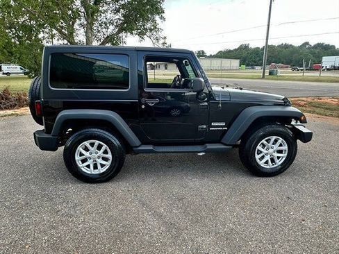 Used 2013 Jeep Wrangler Sport AWD/4WD image 6