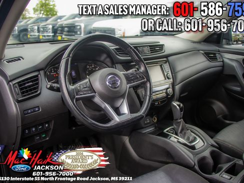 Used 2020 Nissan Rogue SV FWD image 6