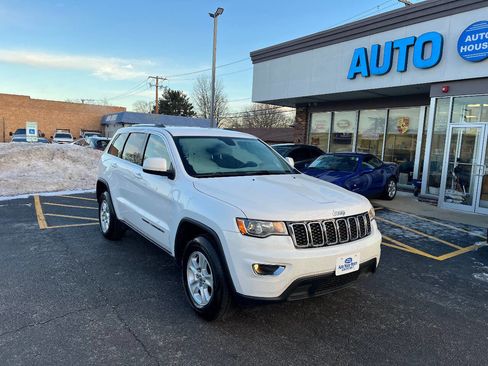 Used 2017 Jeep Grand Cherokee Laredo w/ Quick Order Package 23E image 3