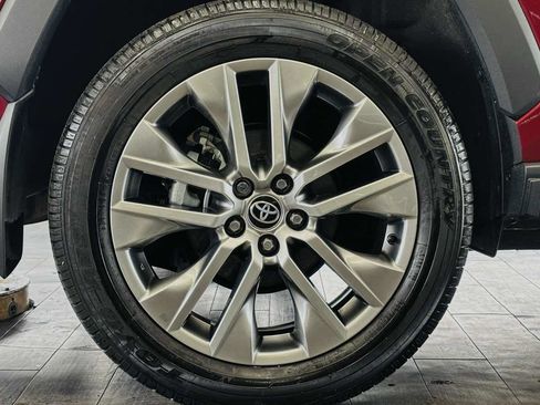 Used 2022 Toyota RAV4 XLE Premium AWD/4WD image 24