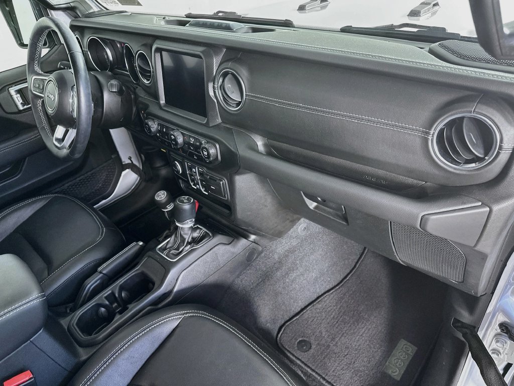 Used 2023 Jeep Wrangler Unlimited Sahara w/ Cold Weather Group AWD/4WD image 30