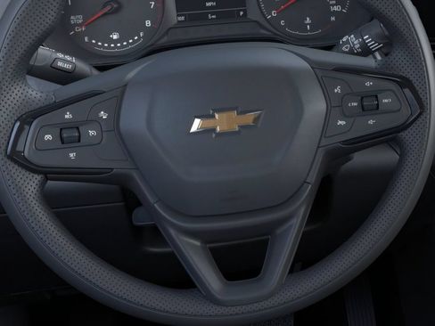 Used 2026 Chevrolet Trax LS w/ LS Convenience Package FWD image 19