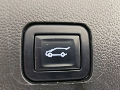 Used 2022 Chevrolet Traverse LT AWD/4WD image 13