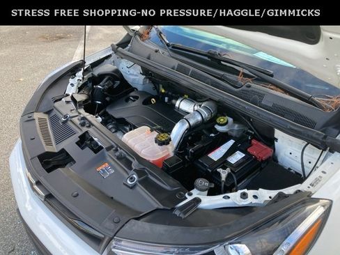 Used 2021 Chevrolet Trax LT w/ Redline Edition image 11